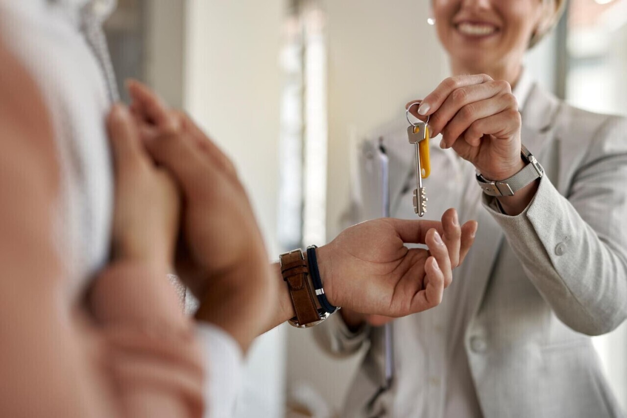 Renda mediana de novos contratos aumentou 11,6% em relação ao período homólogo - 4.º Trimestre de 2023